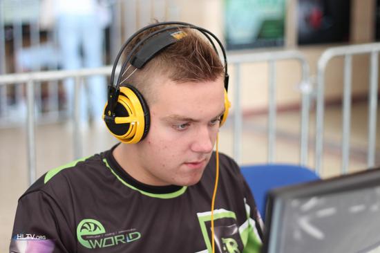 角球打破僵 角球打破僵